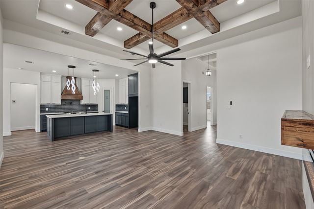 305 Hobbs Avenue, Boyd, TX 76023