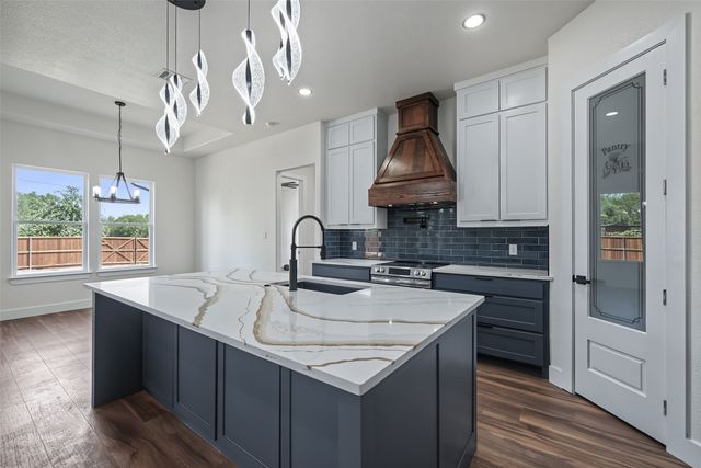 305 Hobbs Avenue, Boyd, TX 76023