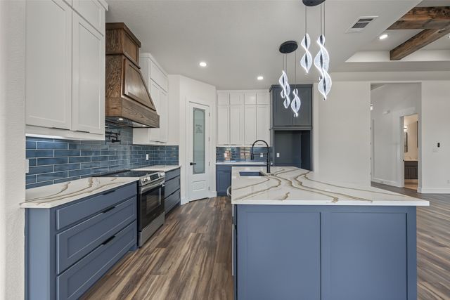 305 Hobbs Avenue, Boyd, TX 76023