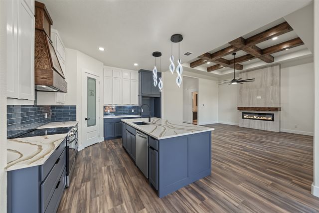 305 Hobbs Avenue, Boyd, TX 76023