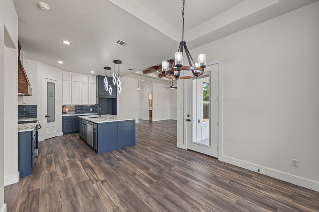 305 Hobbs Avenue, Boyd, TX 76023