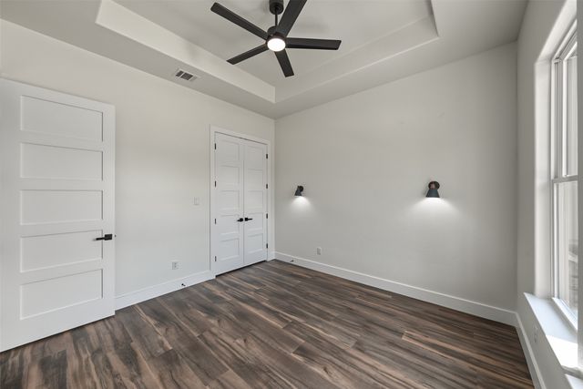 305 Hobbs Avenue, Boyd, TX 76023