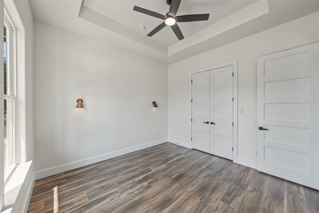 305 Hobbs Avenue, Boyd, TX 76023