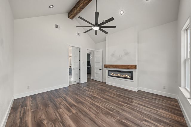 305 Hobbs Avenue, Boyd, TX 76023