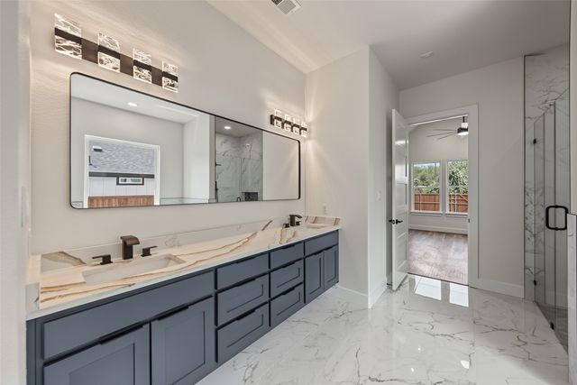 305 Hobbs Avenue, Boyd, TX 76023