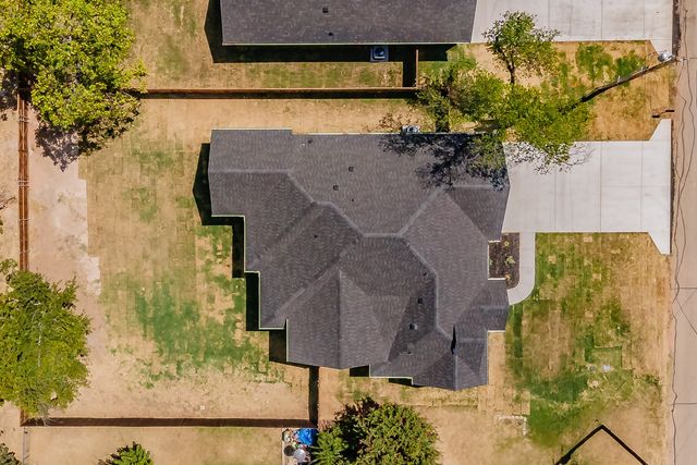 305 Hobbs Avenue, Boyd, TX 76023
