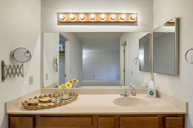 334 Bridge Way, Nevada City, CA 95959