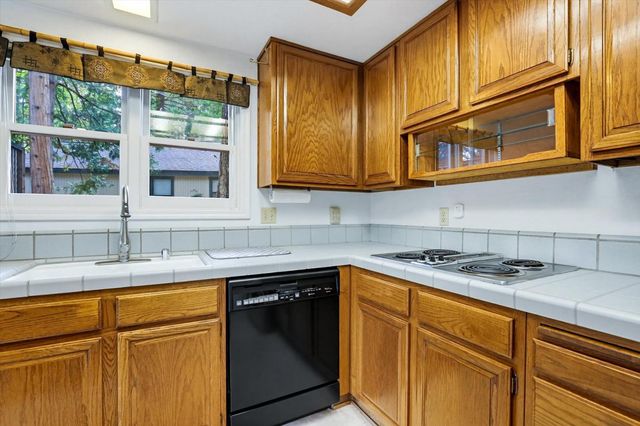 334 Bridge Way, Nevada City, CA 95959