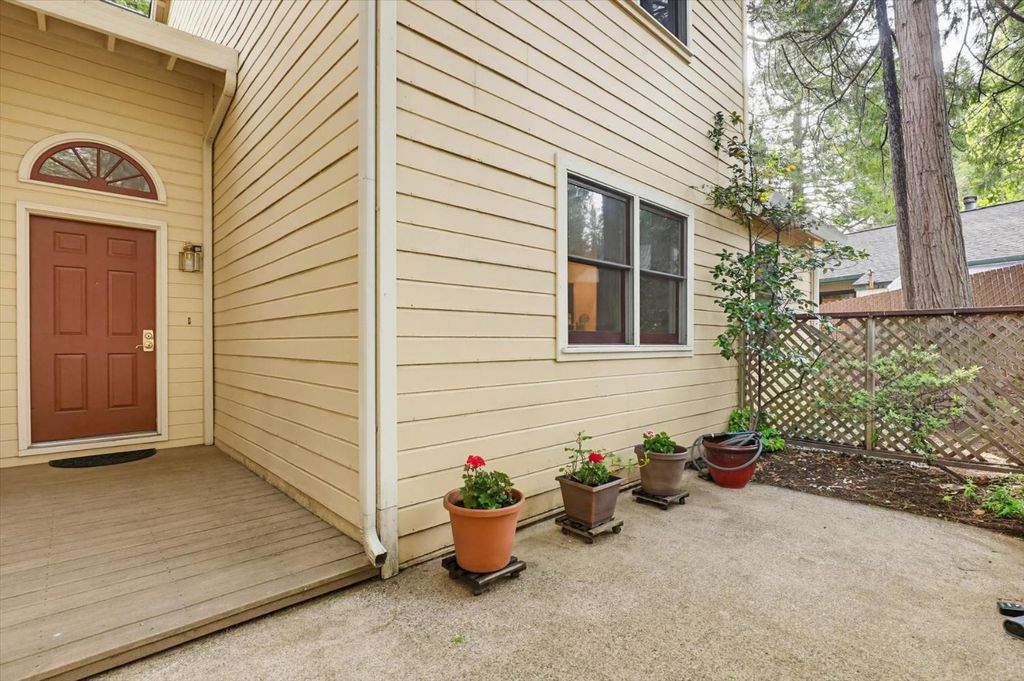 334 Bridge Way, Nevada City, CA 95959