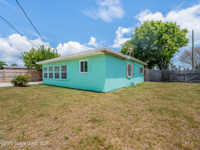 211 Avenida De Paz, Indialantic, FL 32903