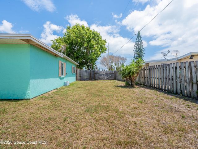 211 Avenida De Paz, Indialantic, FL 32903