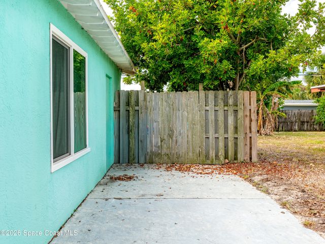 211 Avenida De Paz, Indialantic, FL 32903