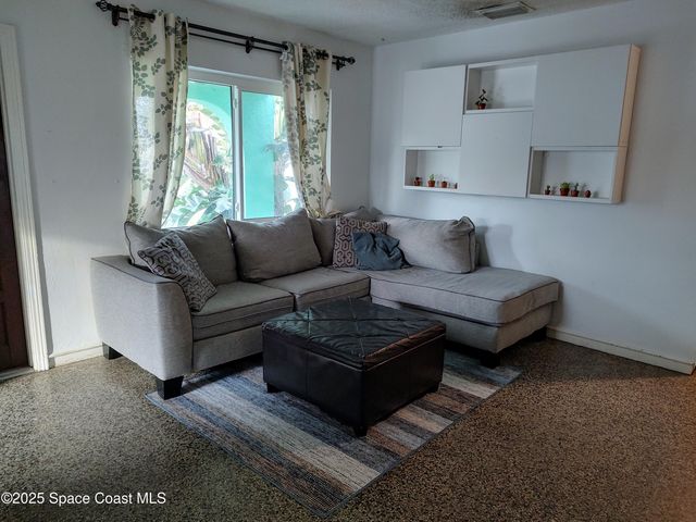 211 Avenida De Paz, Indialantic, FL 32903