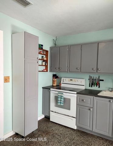 211 Avenida De Paz, Indialantic, FL 32903