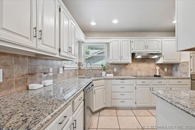 1001 W Decatur Street, Broken Arrow, OK 74011