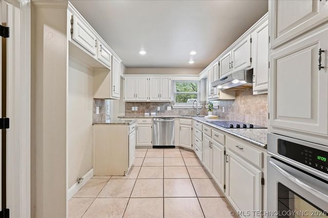 1001 W Decatur Street, Broken Arrow, OK 74011