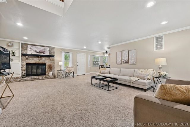 1001 W Decatur Street, Broken Arrow, OK 74011