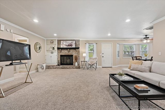 1001 W Decatur Street, Broken Arrow, OK 74011