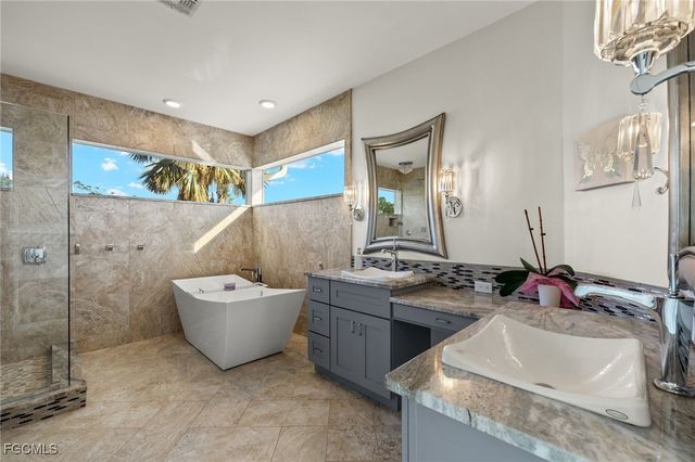 5539 Natoma DR, Fort Myers, FL 33919