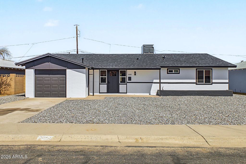2532 W COLUMBINE Drive, Phoenix, AZ 85029 — exterior