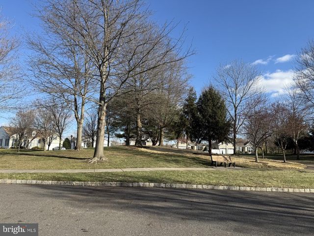 16 POWDERHORN WAY, Allentown, NJ 08501