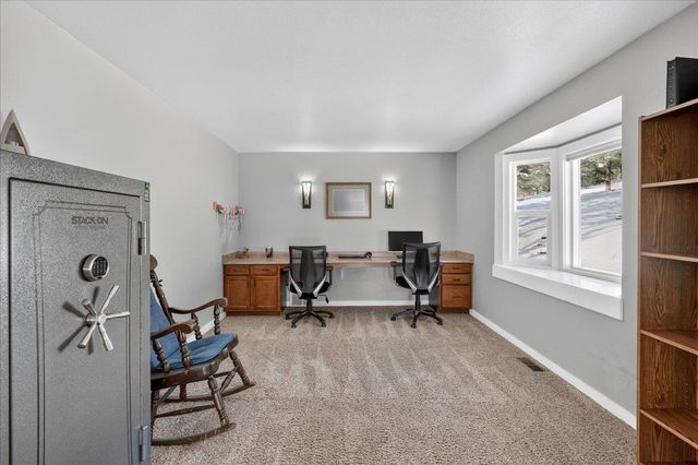 6802 S Conklin Rd, Greenacres, WA 99016