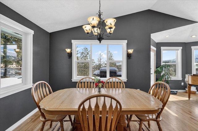 6802 S Conklin Rd, Greenacres, WA 99016