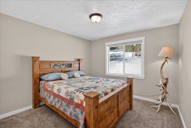 6802 S Conklin Rd, Greenacres, WA 99016