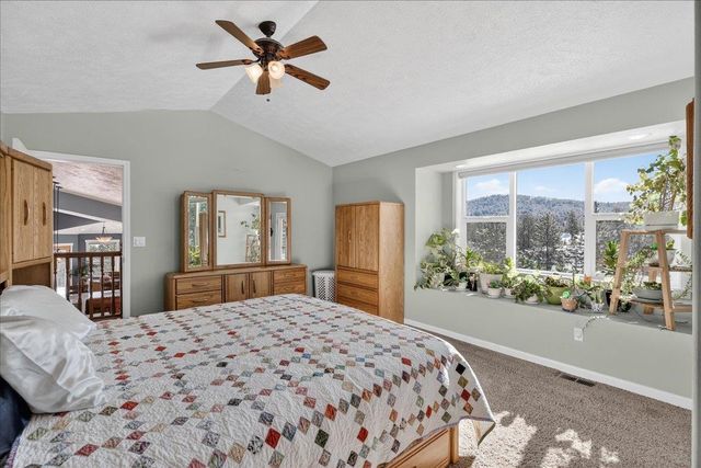 6802 S Conklin Rd, Greenacres, WA 99016