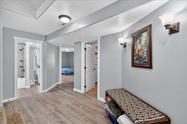 6802 S Conklin Rd, Greenacres, WA 99016