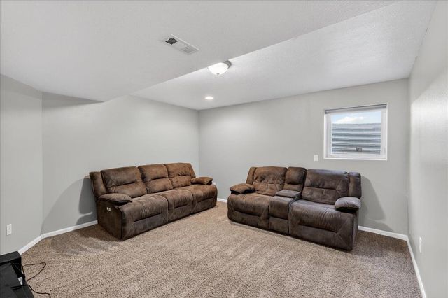 6802 S Conklin Rd, Greenacres, WA 99016