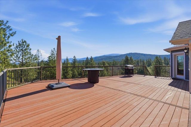 6802 S Conklin Rd, Greenacres, WA 99016