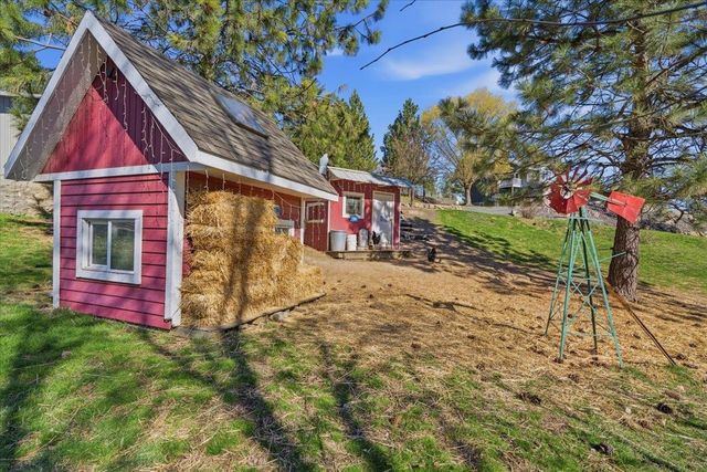 6802 S Conklin Rd, Greenacres, WA 99016