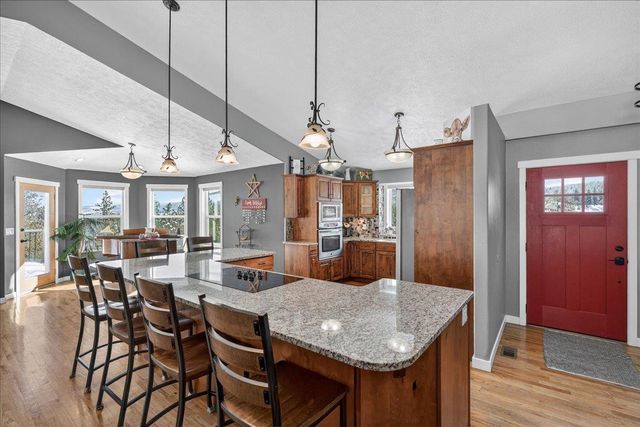 6802 S Conklin Rd, Greenacres, WA 99016