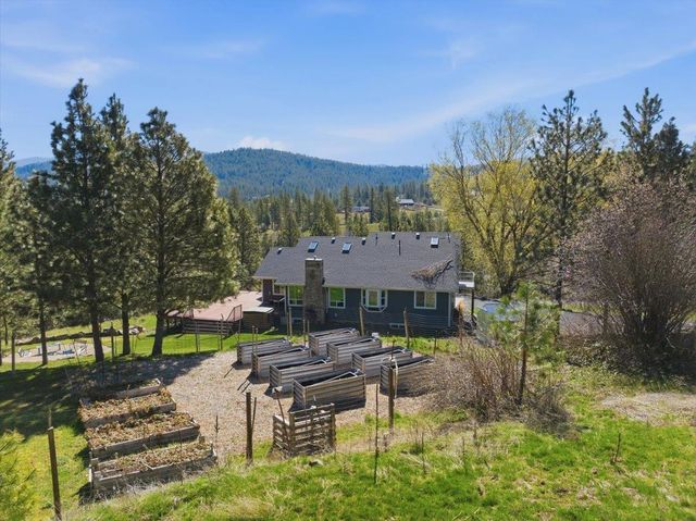 6802 S Conklin Rd, Greenacres, WA 99016