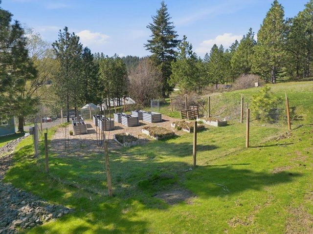 6802 S Conklin Rd, Greenacres, WA 99016