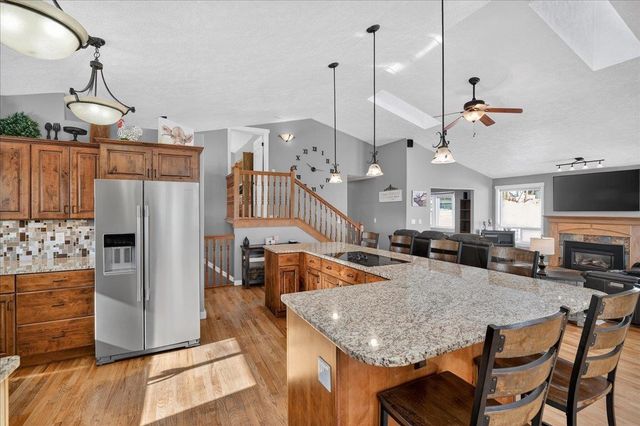 6802 S Conklin Rd, Greenacres, WA 99016