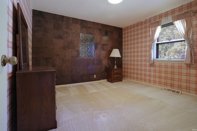 516 Holly Hill Drive, Evansville, IN 47710