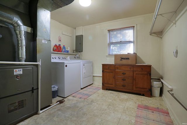 516 Holly Hill Drive, Evansville, IN 47710