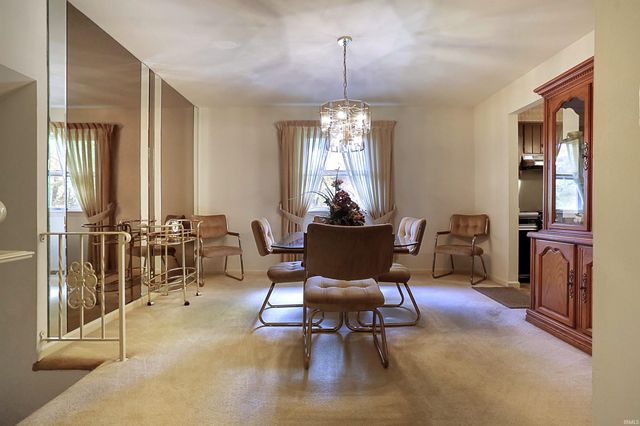 516 Holly Hill Drive, Evansville, IN 47710