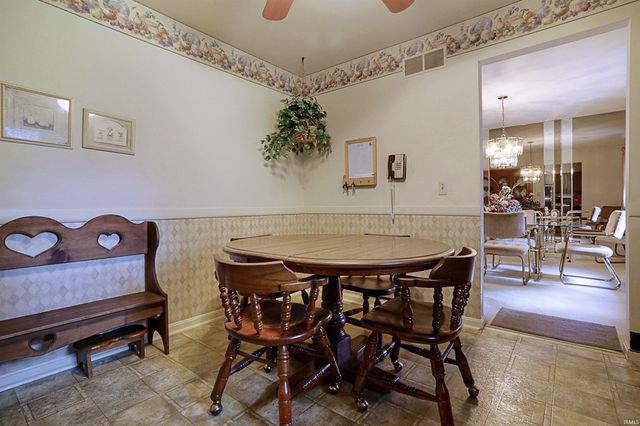 516 Holly Hill Drive, Evansville, IN 47710