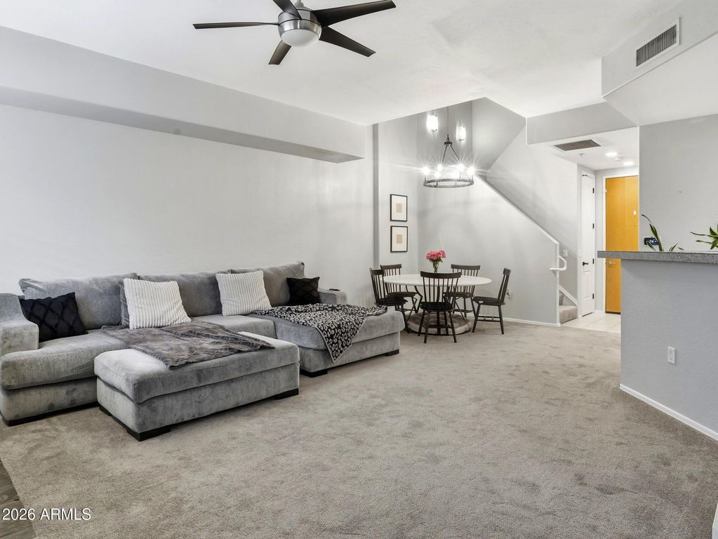 Image 3 of property listing at 17 W VERNON Avenue 107, Phoenix, AZ 85003