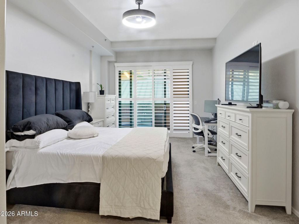 Image 6 of property listing at 17 W VERNON Avenue 107, Phoenix, AZ 85003