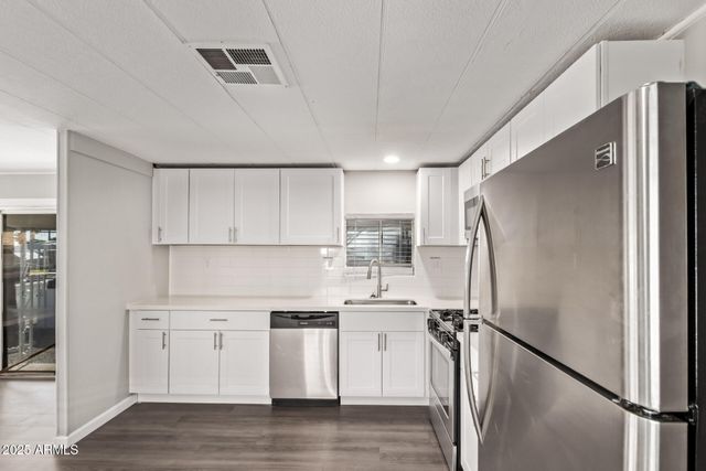 303 S Recker Road 200, Mesa, AZ 85206