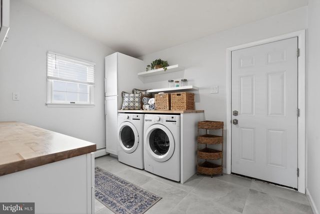 25 RUBY LN, Levittown, PA 19055