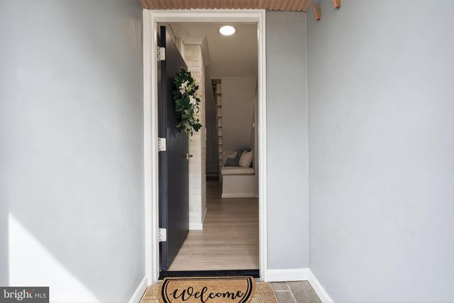 25 RUBY LN, Levittown, PA 19055