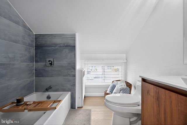 25 RUBY LN, Levittown, PA 19055