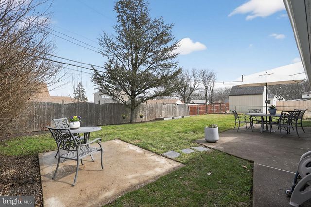 25 RUBY LN, Levittown, PA 19055