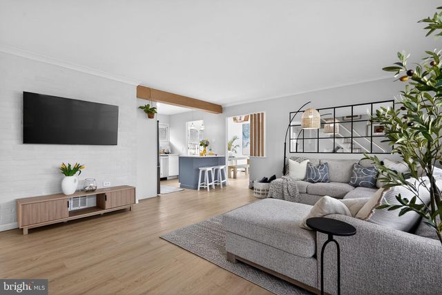 25 RUBY LN, Levittown, PA 19055