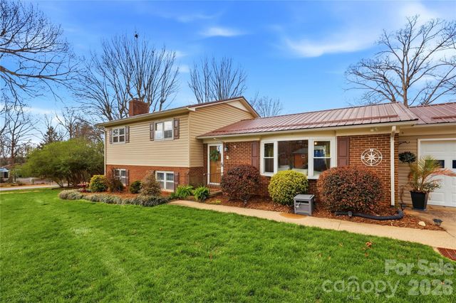 235 Havenhurst Road, Hickory, NC 28601